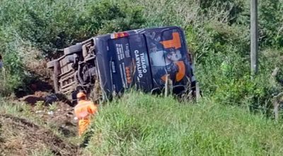 Onibus-de-Thiago-Carvalho-tombou-na-Fernao-Dias