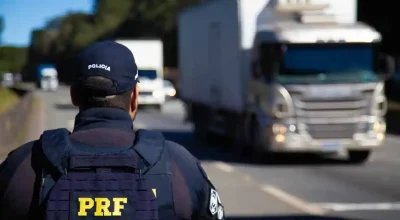PRF-fiscalizacao-estrada-caminhao