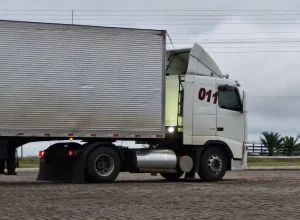 caminhoneiro-estrada-caminhao-Imagem-de-Rafael-Brusque-Toporowicz-Blog-do-Caminhoneiro