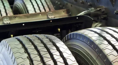 pneus-de-caminhao-estrada-2